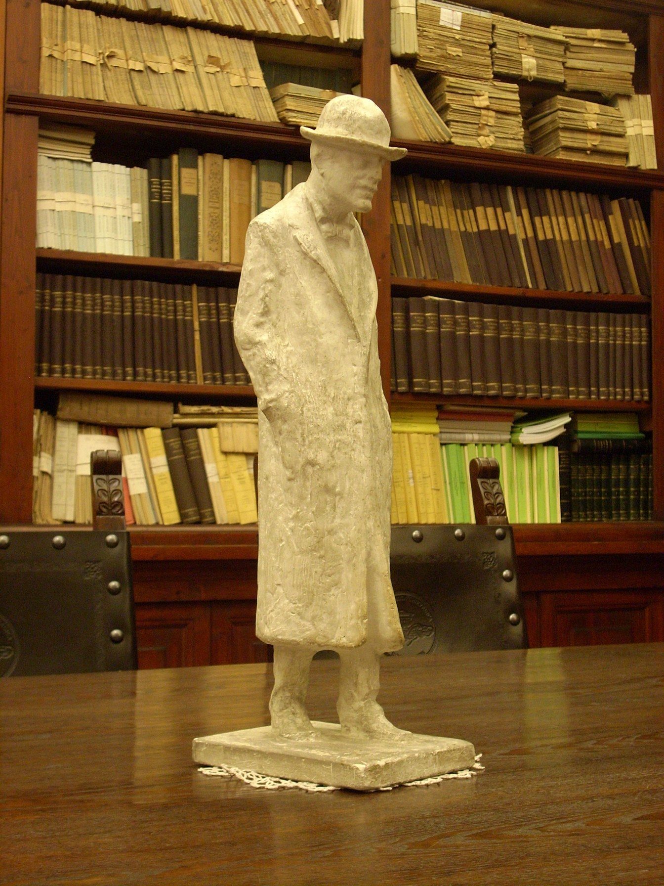Augusto Murri's statuette, Societas Medica Chirurgica Bononiensis, Bologna (2).JPG